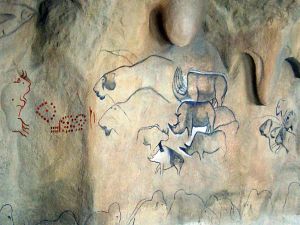 Malby na stěně jeskyně | Zdroj: Archeopark Všestary